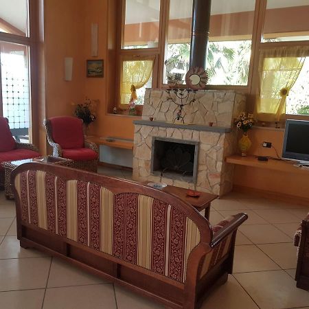 Agriturismo Terre Delle Monache ポンテカニャーノ エクステリア 写真