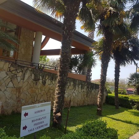 Agriturismo Terre Delle Monache ポンテカニャーノ エクステリア 写真