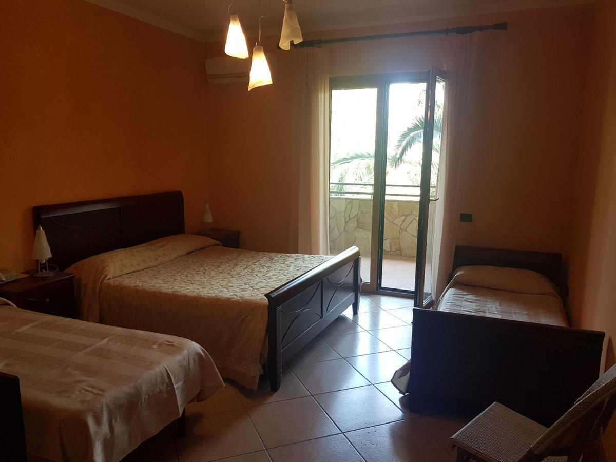 Agriturismo Terre Delle Monache ポンテカニャーノ エクステリア 写真