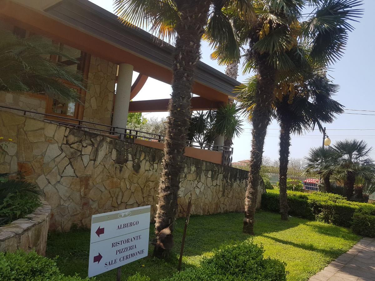 Agriturismo Terre Delle Monache ポンテカニャーノ エクステリア 写真