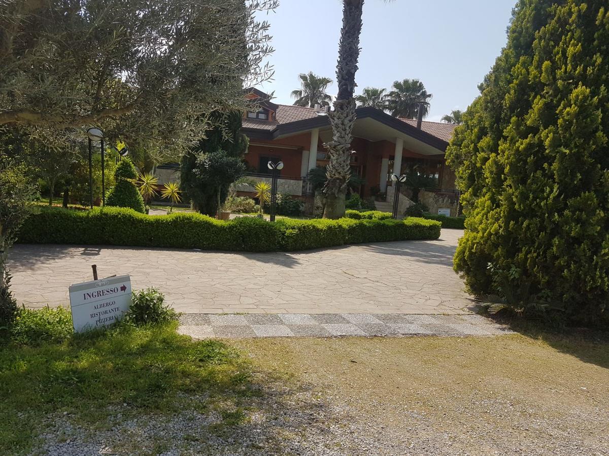 Agriturismo Terre Delle Monache ポンテカニャーノ エクステリア 写真